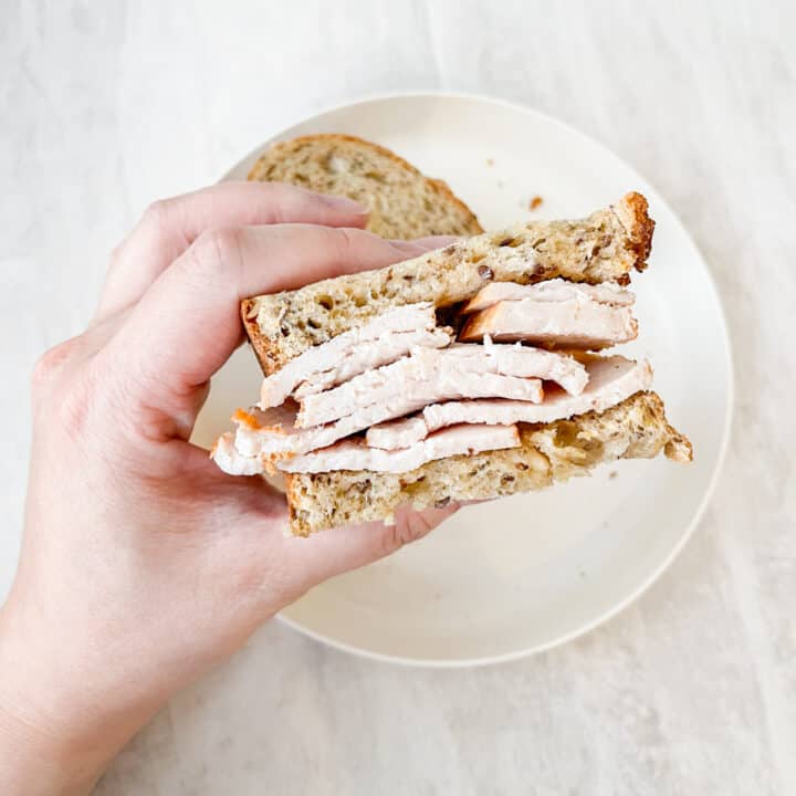 Thanksgiving Leftover SIMPLE TURKEY SANDWICH NOMSS