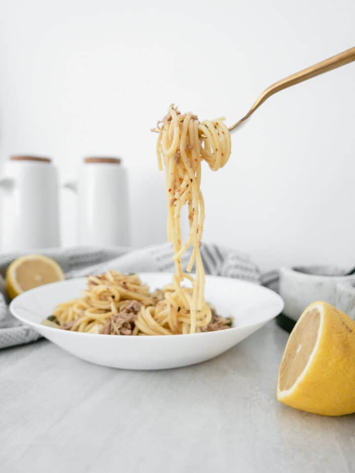 15 MINS canned TUNA PASTA garlic butter canned tuna pasta spaghetti recipe