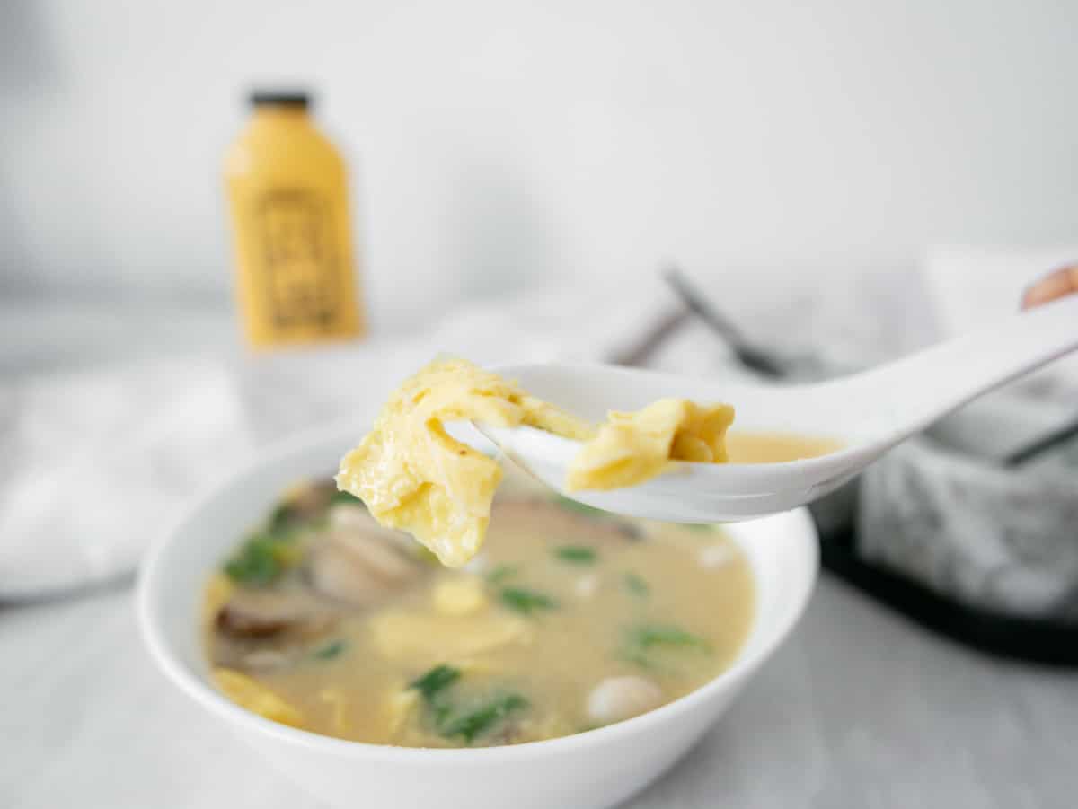 Easy Homemade Vegan Egg Drop Soup with Just Egg 蛋花湯