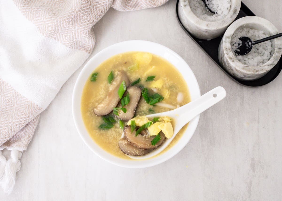 Easy Homemade Vegan Egg Drop Soup with Just Egg 蛋花湯