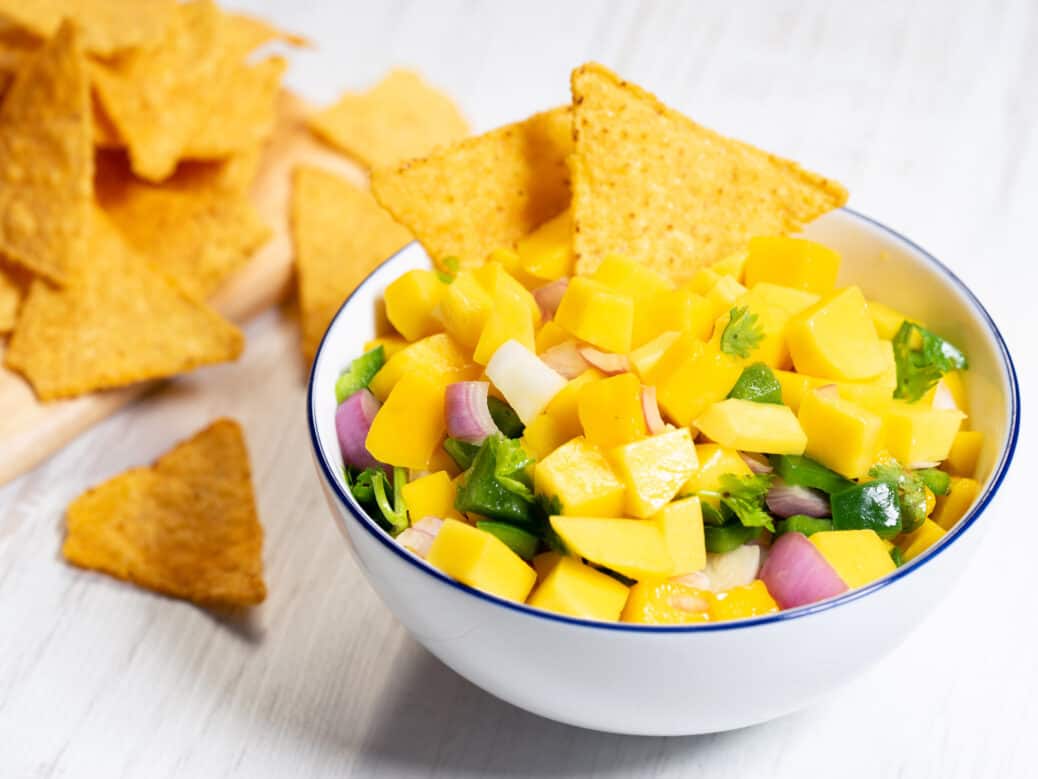Easy Fresh Spicy Mango Salsa Recipe (Vegan) - Nomss.com