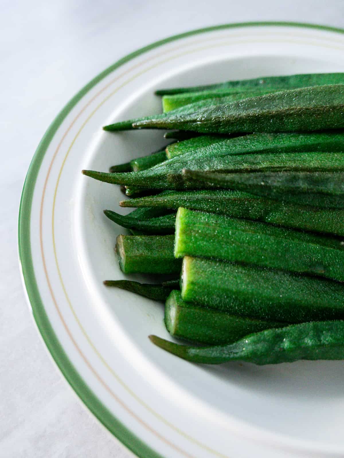 Simple Pan Fried Okra Sauteed With Garlic (No Slime)
