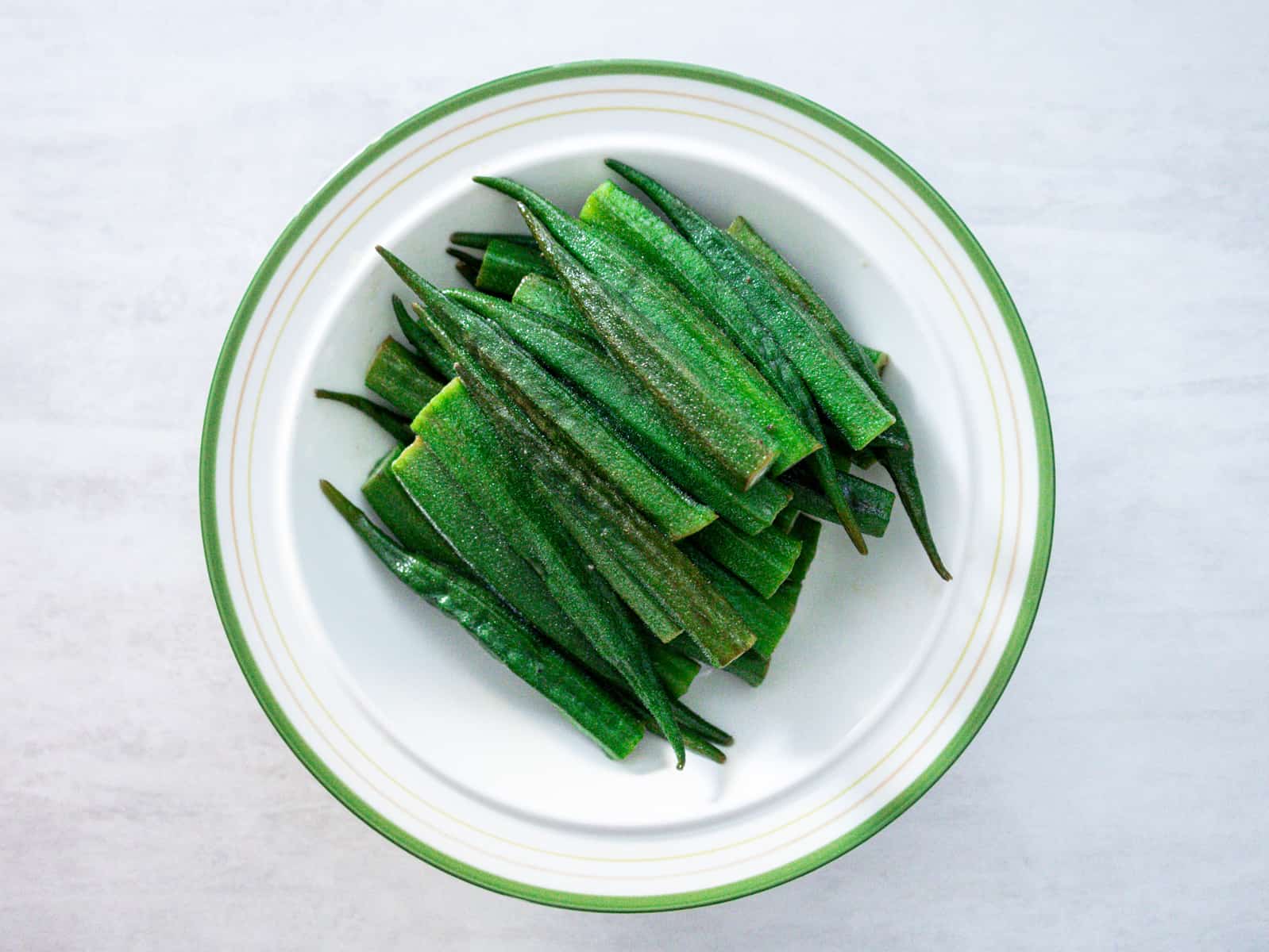 Simple Pan Fried Okra Sauteed With Garlic (No Slime)