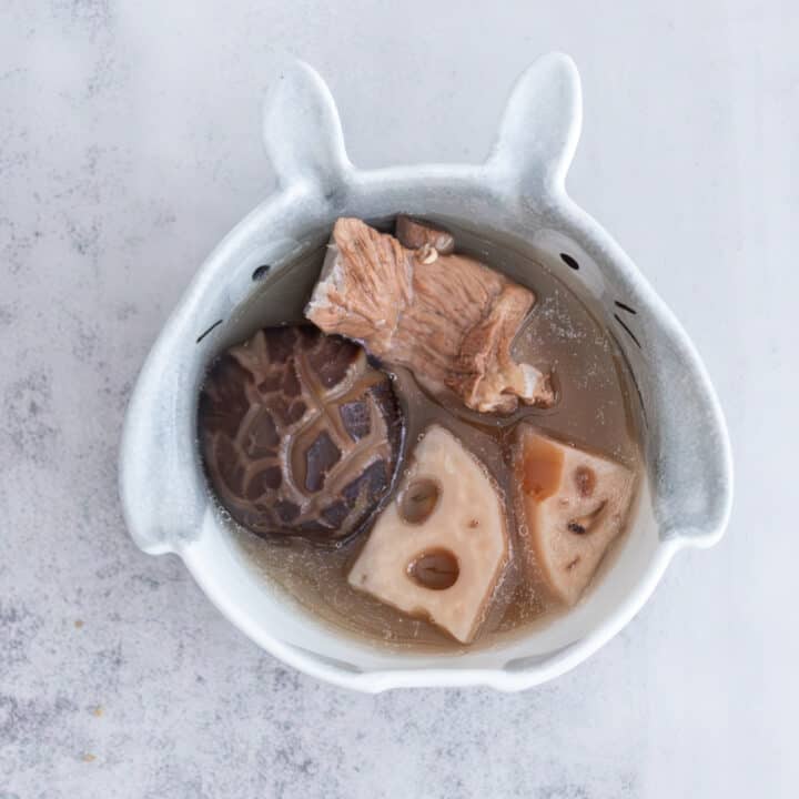 Easy Chinese Lotus Root and Pork Bone Soup 蓮藕排骨