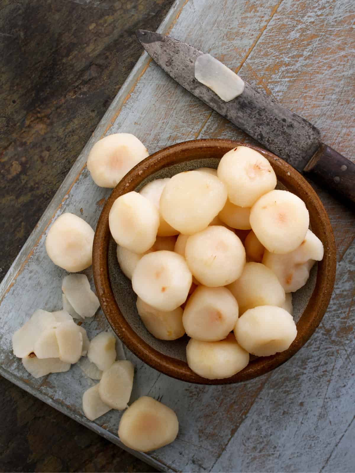 raw fresh water chestnut