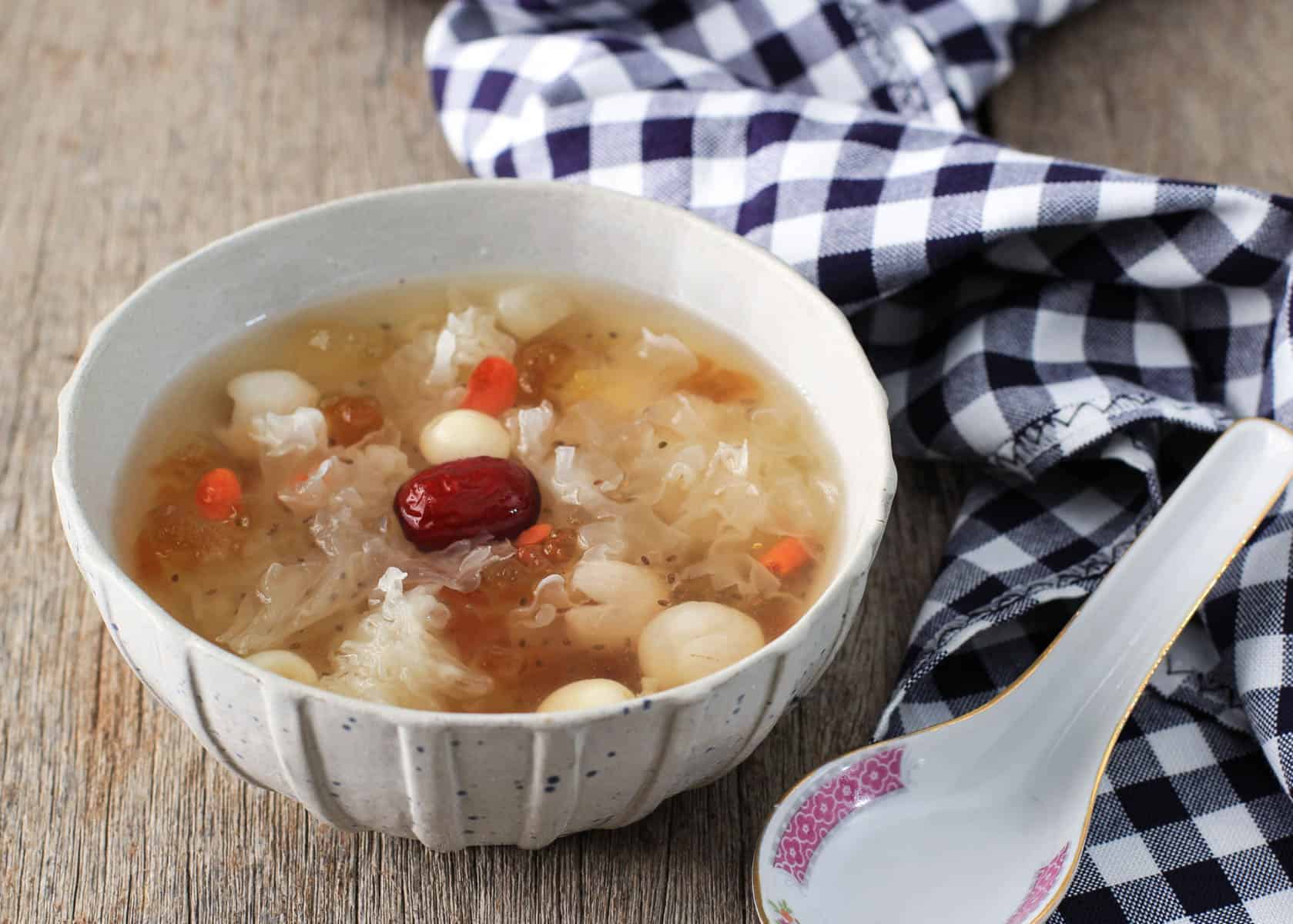 chilled-peach-gum-soup-glass-skin