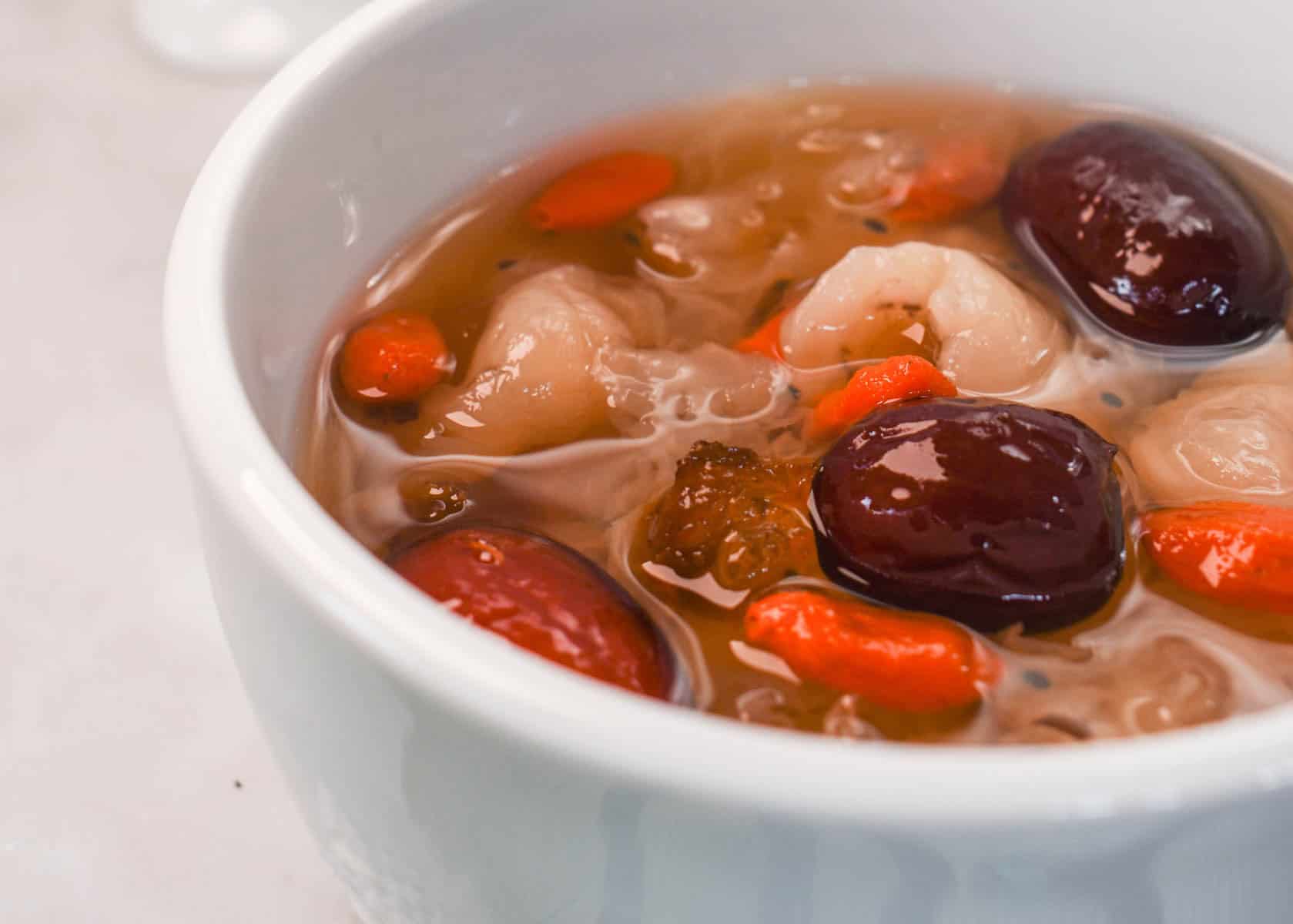 chilled-peach-gum-soup-glass-skin