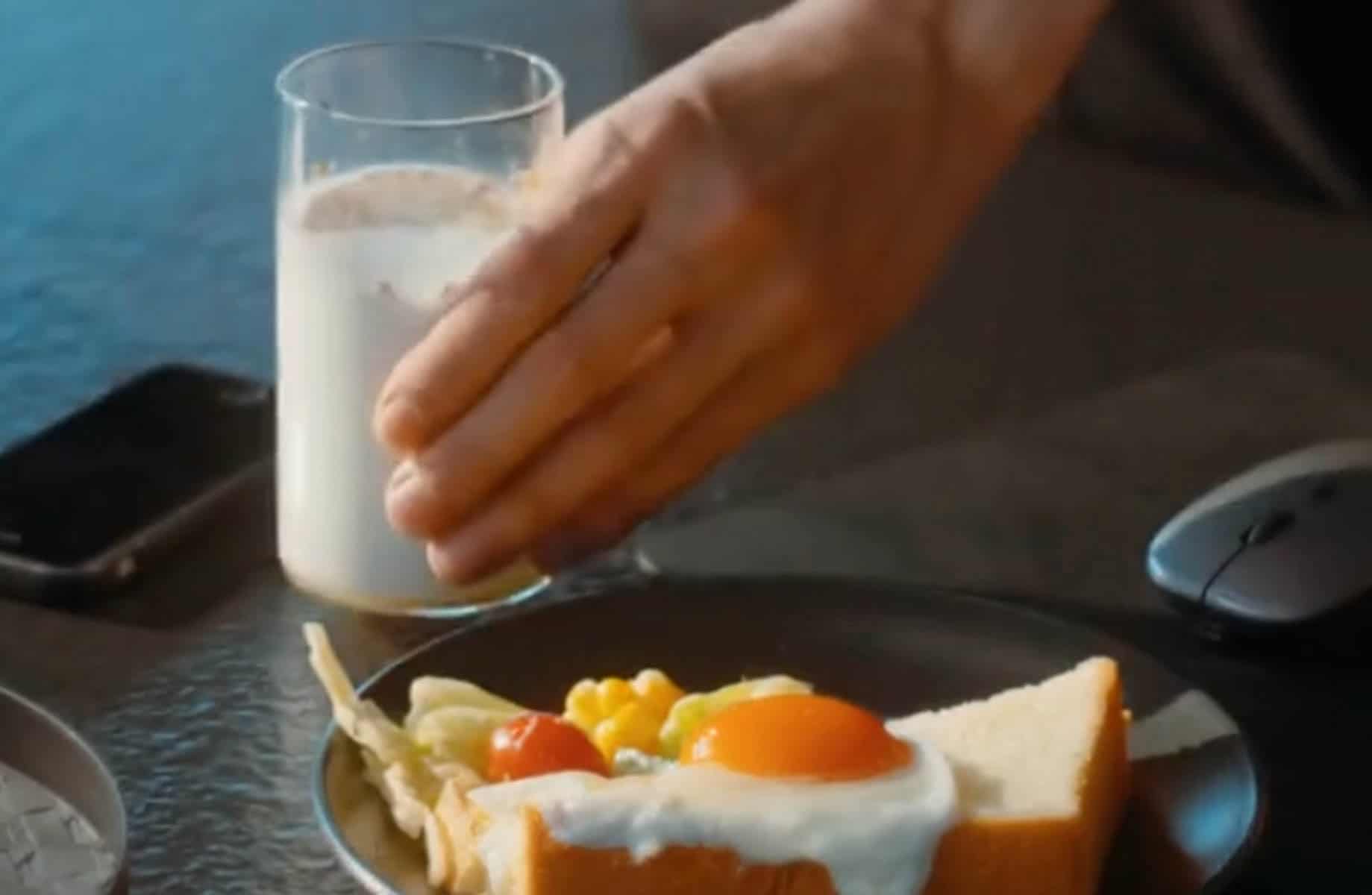 Morning after First Time Jing boran Luan Nian Luke Makes Flora Osmanthus Honey Milk for breakfast